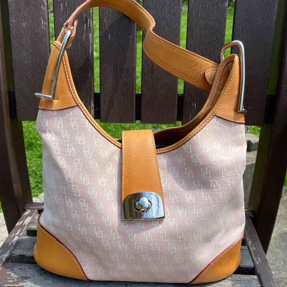 Dooney & Bourke Purse